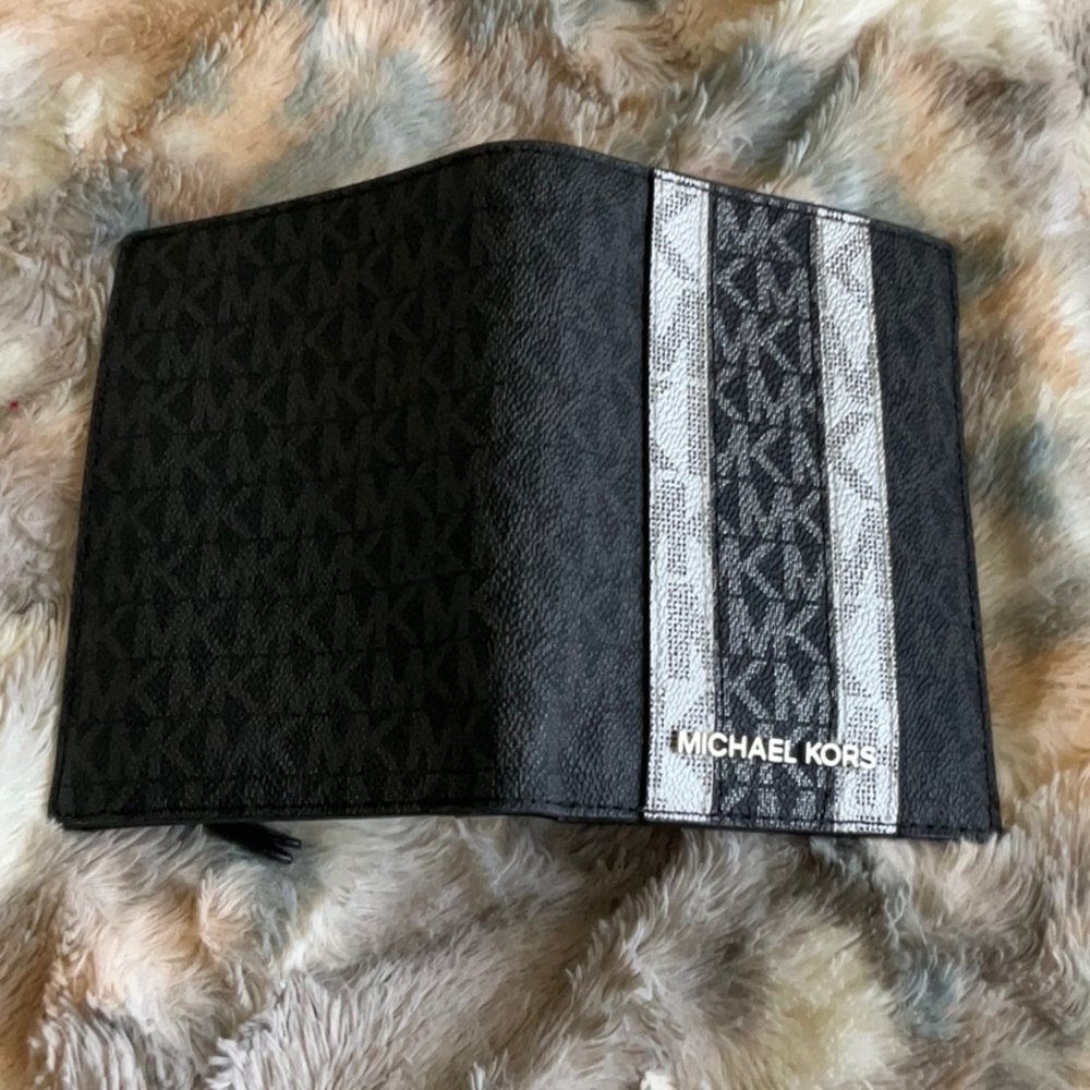 Micheal Kors Passport Wallet